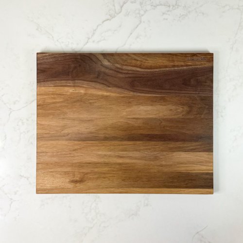 Planche à découper en noyer à plat